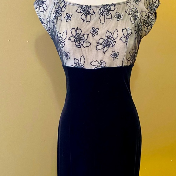 Full length gown - Picture 1 of 6